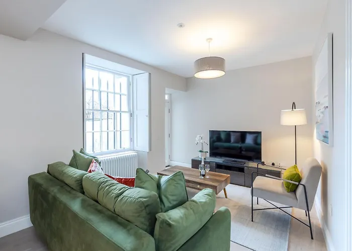 Dragon Suites - Edinburgh City Centre 2 Bed Apartment